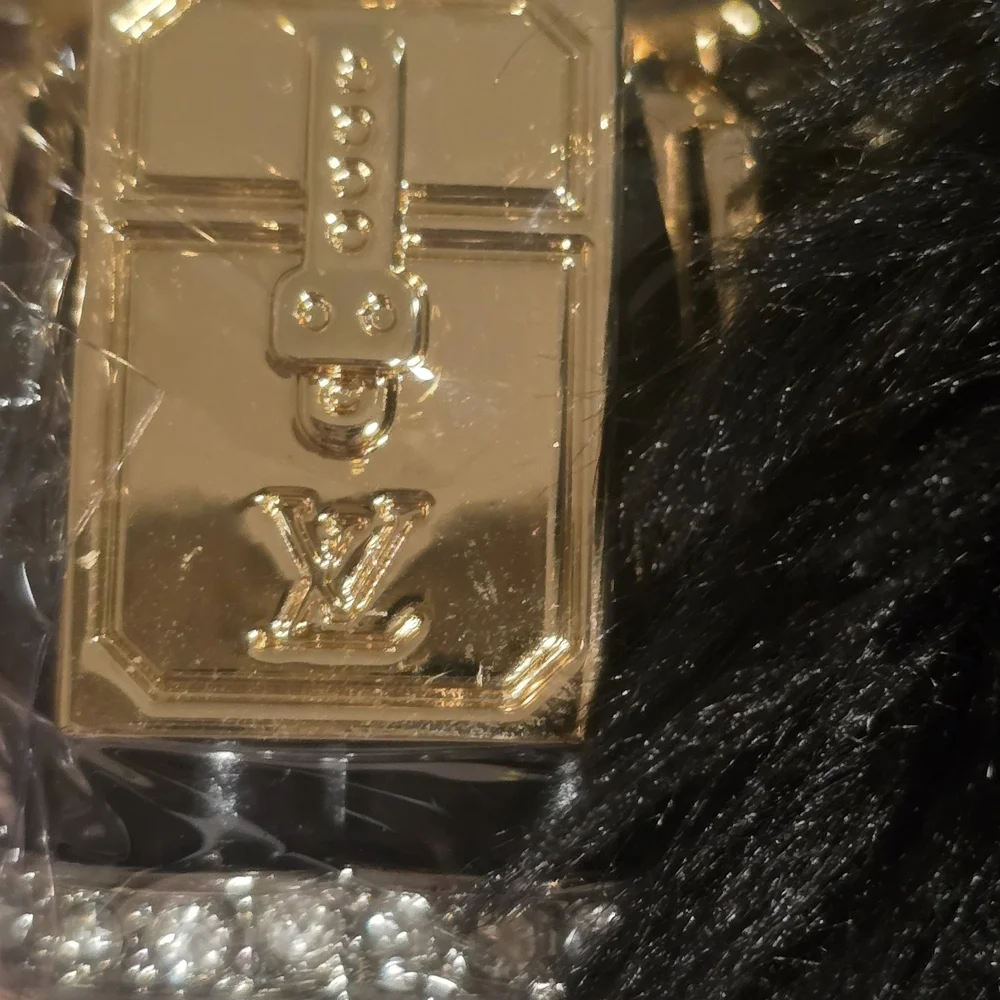LV 18kgp LV Elegant Gold and Silver Keychain